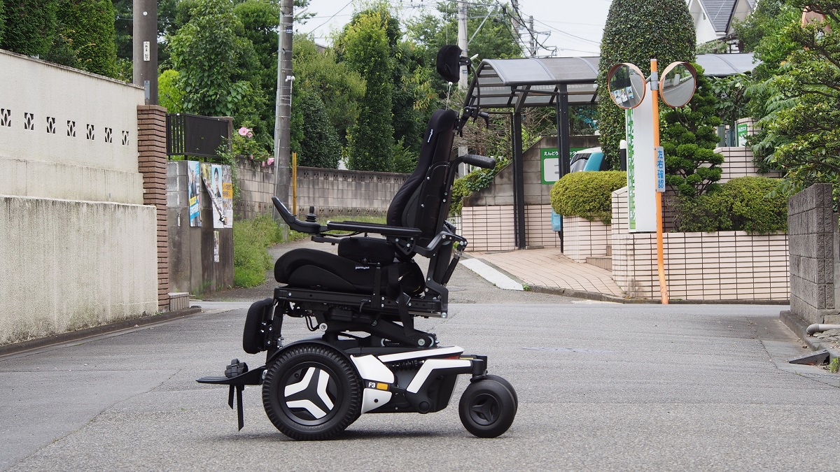 PORTUS 旨い ZENK(前輪駆動) 電動車椅子