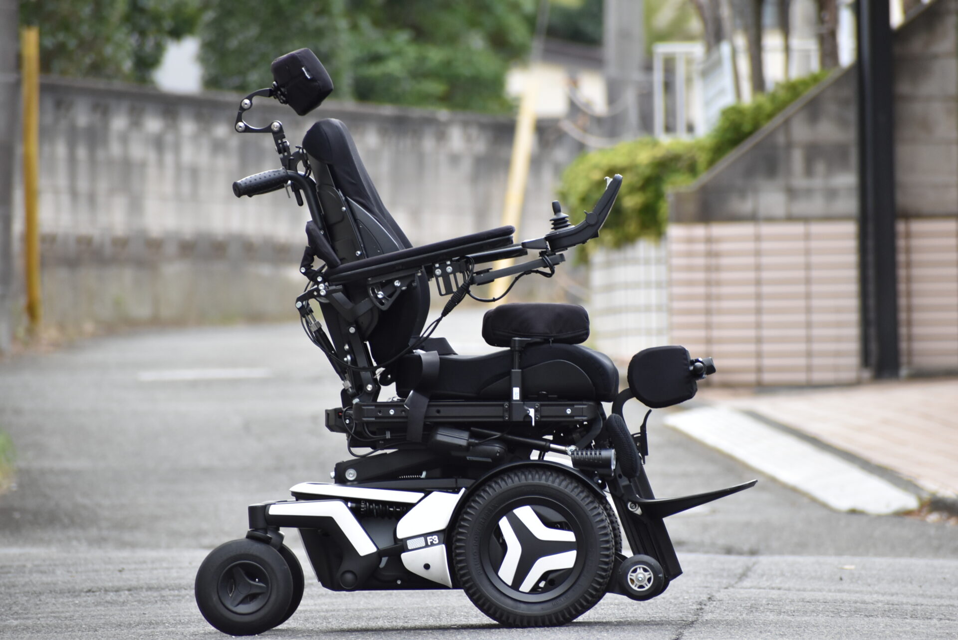 ペルモビール】電動車椅子 C300 【ペルモビール】電動車椅子 C300 前輪駆動