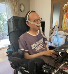 製作事例を公開しました“身体の一部となったハイネルが叶える、自律した在宅勤務と質の高い日常”